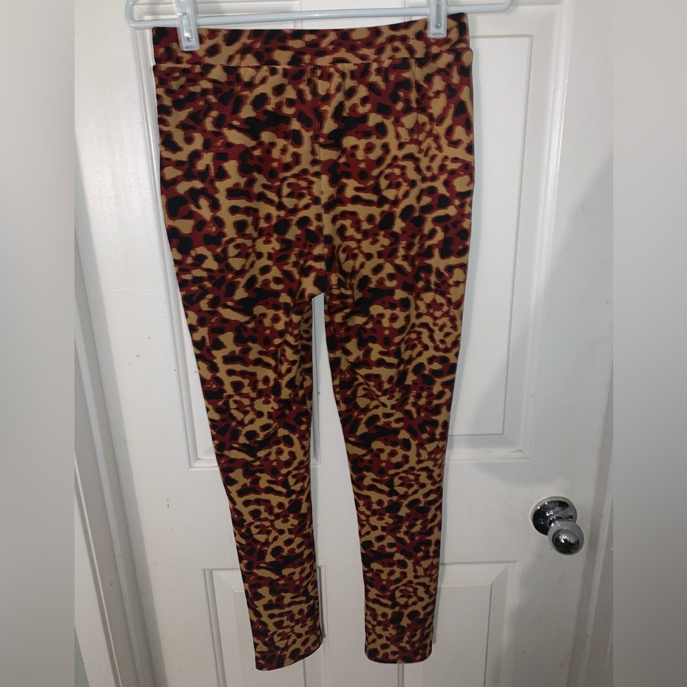 Warm cheetah print leggings